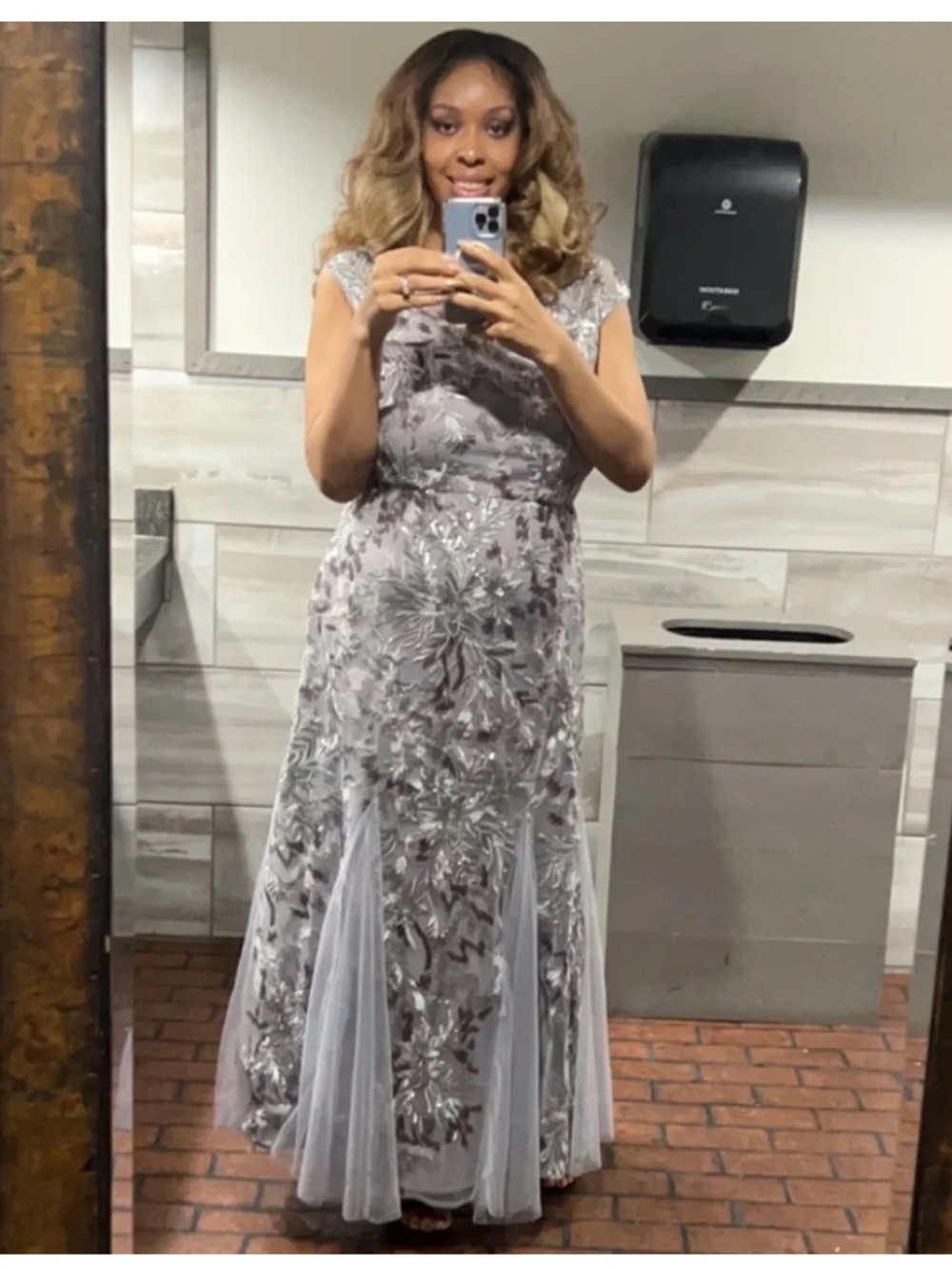 Alex Evenings Women's V-Neck Embroidered Dress‎ Silver Floral Lined Size 4 Maxi